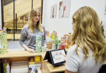 เมนู QR ร้านอาหารเล็ก: กับดักหรือทางรอดของคนเงินน้อย? เมนู QR ร้านอาหารเล็ก: กับดักหรือทางรอดของคนเงินน้อย?